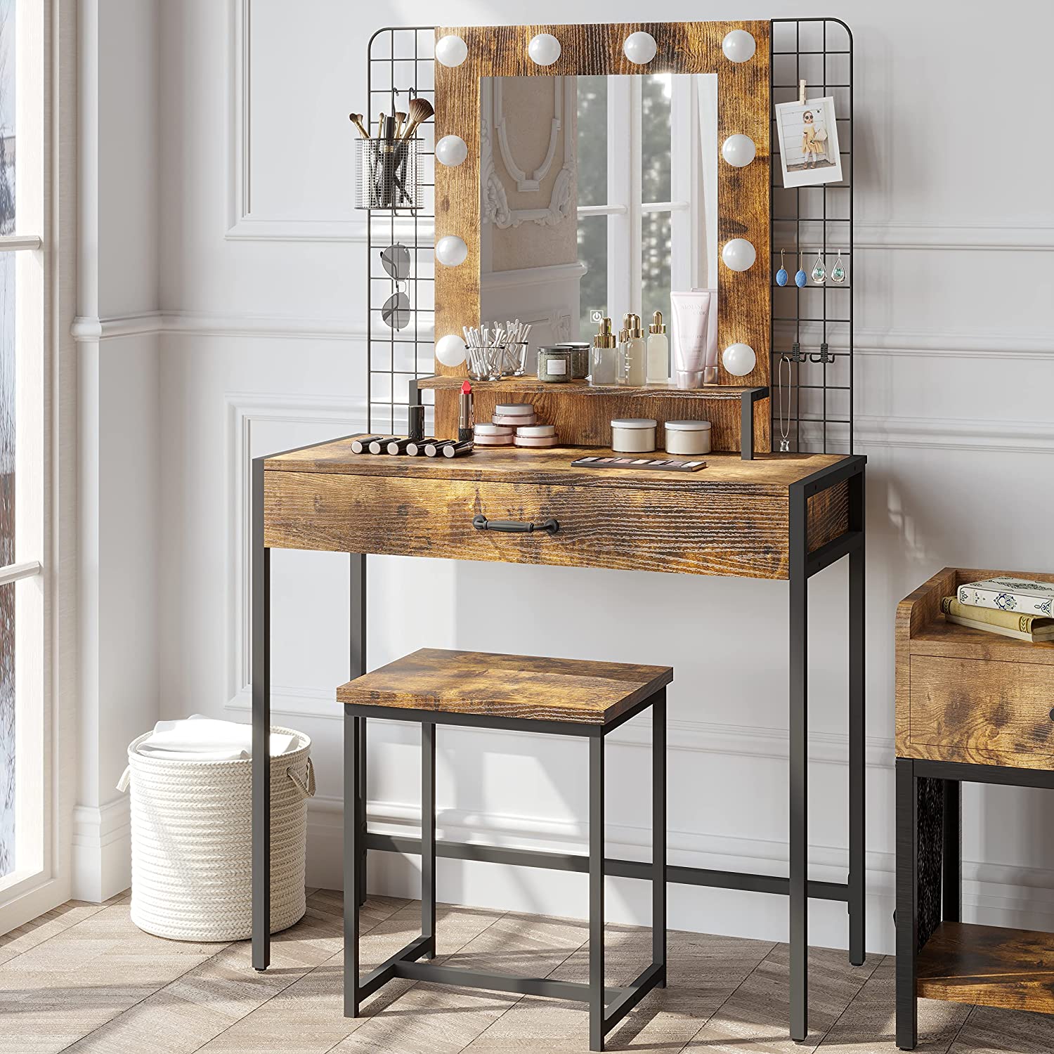 dressing table