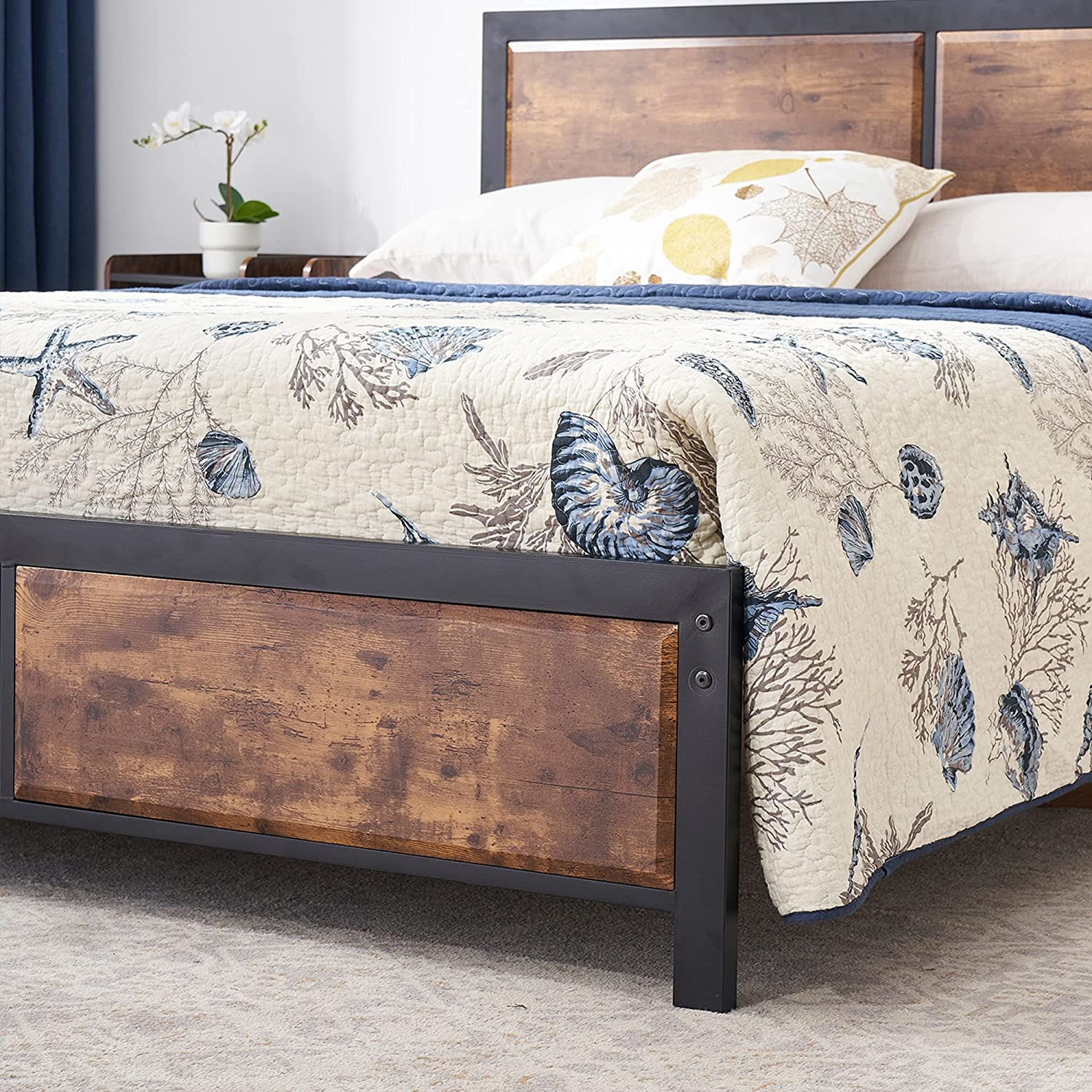 Customized Platform Queen Bed Frame Bed Frame Luxury King Size Bed Frame with Wooden Headboard